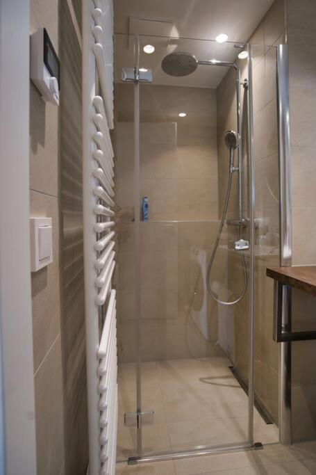 Modern Apartment Near Stadtpark Vienne Extérieur photo