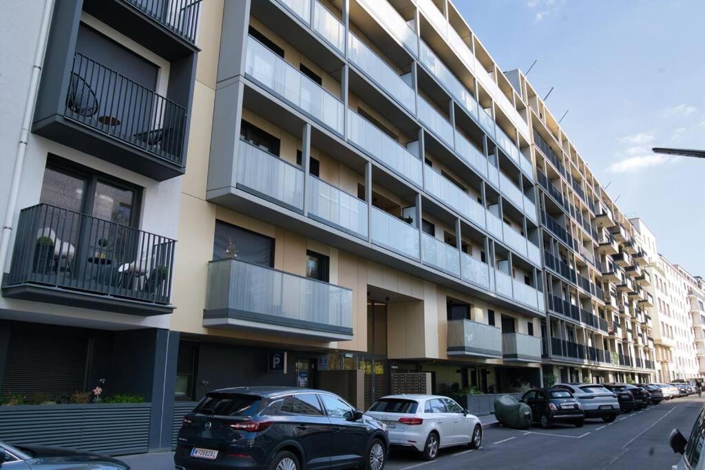 Modern Apartment Near Stadtpark Vienne Extérieur photo